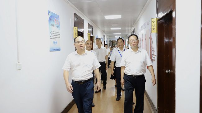 1782290164135481.jpg 参观办公场所(修图版).jpg